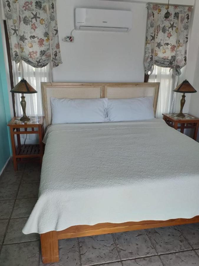 Hotel Y Restaurante Cesar Mariscos Tela Luaran gambar
